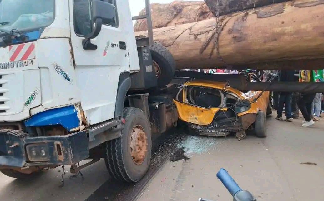 Grave accident à Yaoundé : un camion tue une femme à Biteng