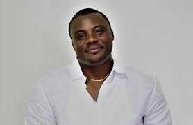 Le monde politique camerounais rend hommage au journaliste Arnaud Nguefack, figure de Canal 2 International