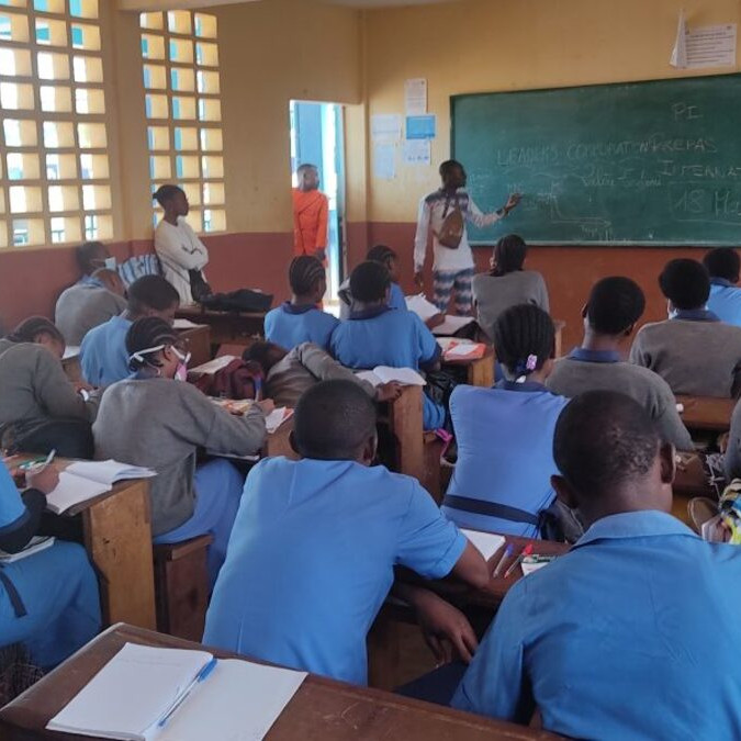Cameroun : Un proviseur agresse une enseignante en pleine réunion, un symptôme de la violence scolaire