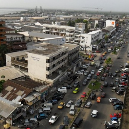 Douala : Un nouveau-né jeté du troisième étage, la mère échappe à un lynchage
