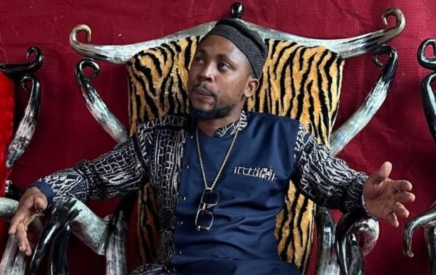 Cameroun : Le « Dr BK », célèbre pour son slogan « un couple, un bébé », arrêté à Bafoussam pour escroquerie et faux
