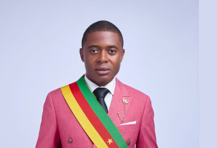 Cameroun : Joseph Espoir Biyong renonce à ses privilèges de maire et se conforme aux directives de son parti
