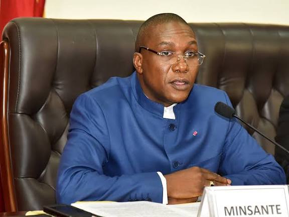 Cameroun : Le ministre de la Santé interdit les parkings payants dans les hôpitaux publics