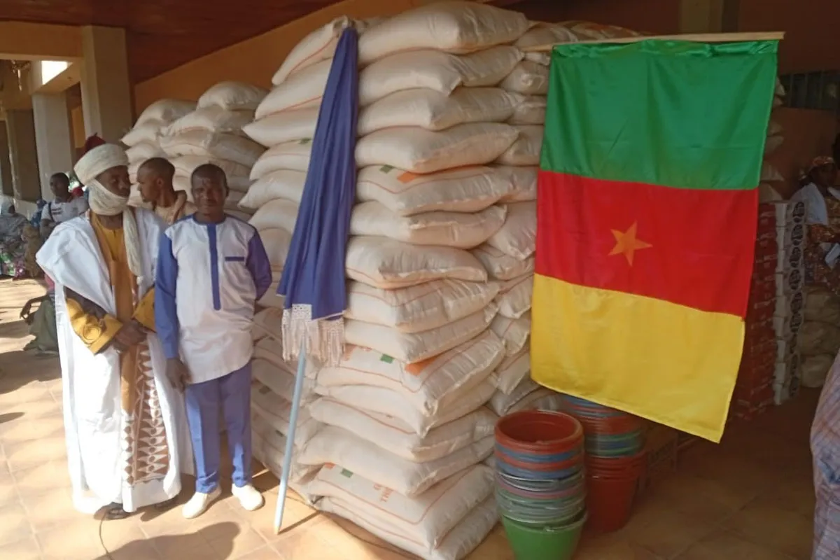 Le couple présidentiel Biya offre des vivres aux fidèles musulmans et chrétiens dans l'Adamaoua