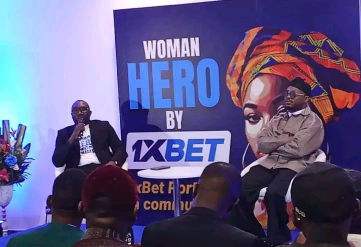Magasco, ambassadeur de 1xBet, honore les femmes de l'ombre lors de la campagne "Woman Hero" à Yaoundé